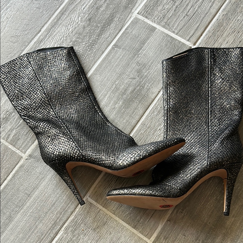 Cavalini Black Heeled Boots with Sleek Design size 40